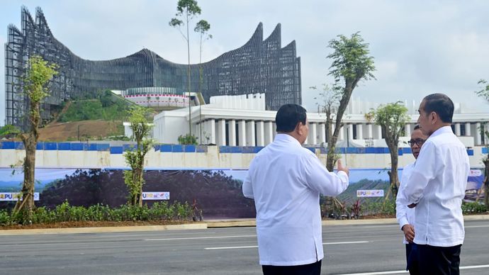 Prabowo Subianto menghadiri sidang kabinet perdana di Ibu Kota Nusantara (IKN), Kalimantan Timur, Senin (12/8) dan dipimpin langsung oleh Presiden RI, Joko Widodo (Jokowi).