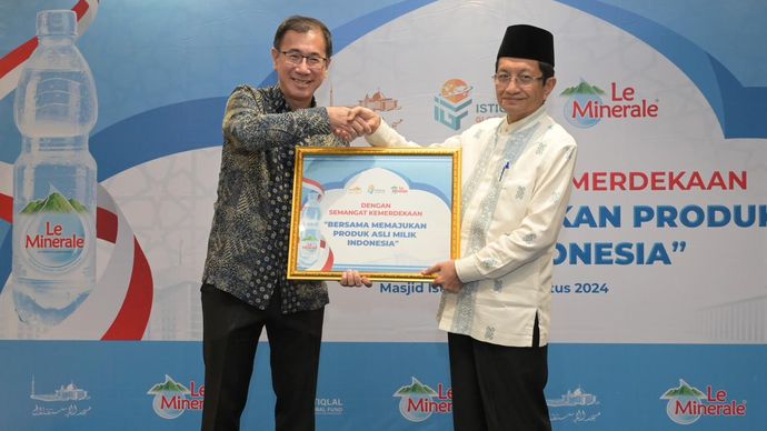 Masjid Istiqlal kini secara resmi menggandeng Le Minerale berkolaborasi untuk mendukung kemajuan produk asli milik Indonesia.