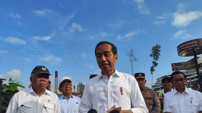 Presiden RI Joko Widodo memberikan keterangan kepada wartawan di IKN, Kalimantan Timur, Rabu (14/8/2024).