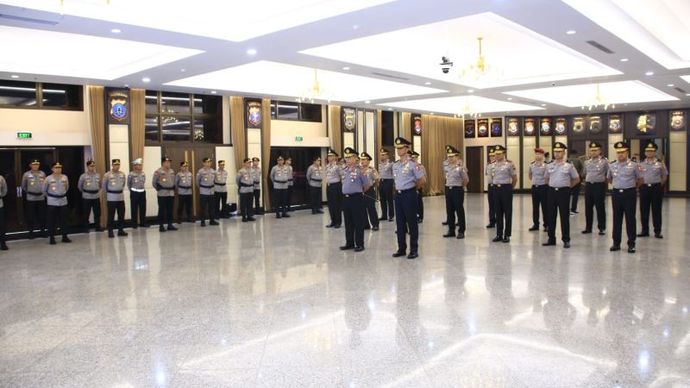 Sebanyak 16 orang perwira tinggi Polri mengikuti Korps Raport atau upacara kenaikan pangkat di Gedung Rupattama Mabes Polri, Jakarta, pada Kamis (15/8/2024). <b>(Dok.Antara)</b>