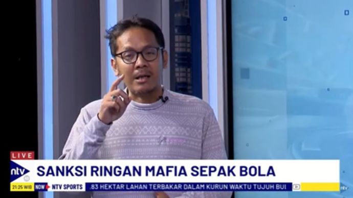 Koordinator Save Our Soccer (SOS) Akmal Marhali dalam Dialog NTV Sport di NusantaraTV/tangkapan layar NTV