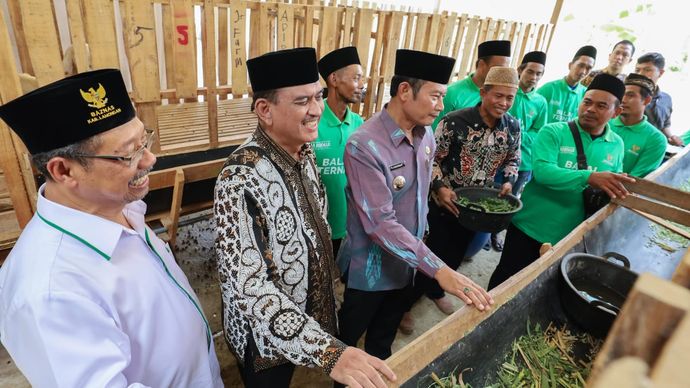 BAZNAZ RI luncurkan program Balai Ternak di Desa Giri, Kecamatan Ngimbang, Kabupaten Lamongan, Provinsi Jawa Timur, Kamis (16/8/2024). <b>(Dik.Istimewa)</b>