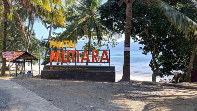 Pantai Mutiara Trenggalek