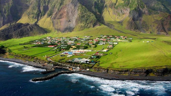 Tristan da Cunha, Saint Helena