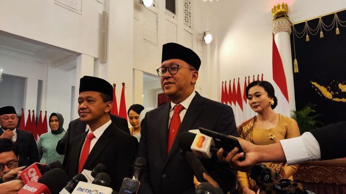 Menteri Investasi/Kepala Badan Koordinasi Penanaman Modal (BKPM) Rosan Roeslani memberikan keterangan pers di Istana Negara Jakarta, Senin (19/8/2024).  <b>(ANTARA/Mentari Dwi Gayati)</b>