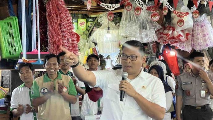 Wakil Menteri Pertanian (Wamentan) Sudaryono mengunjungi Pasar Minggu di Jakarta, Rabu (21/8/2024).