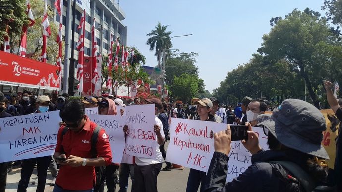 Demo di MK <b>(Ntvnews.id/Adiansyah)</b>