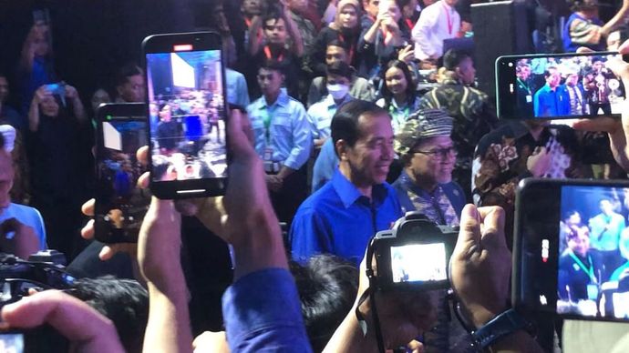 Jokowi di Kongres Ke-VI Partai 