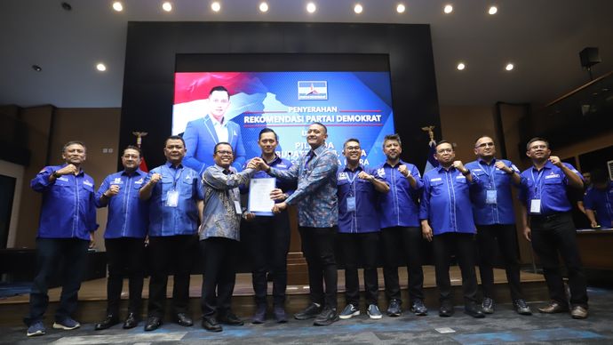 Demokrat dukung Poltak Sitorus dan Anugerah di Pilkada Kabupaten Toba. 