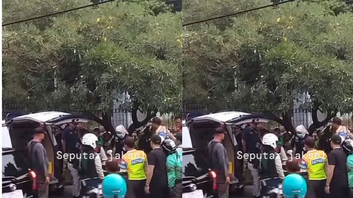 Pria tertabrak kereta di Lenteng Agung