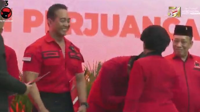 Andika Perkasa-Hendrar Prihadi saat menerima surat rekomendasi dukungan PDIP dari Megawati Soekarnoputri. (YouTube) 