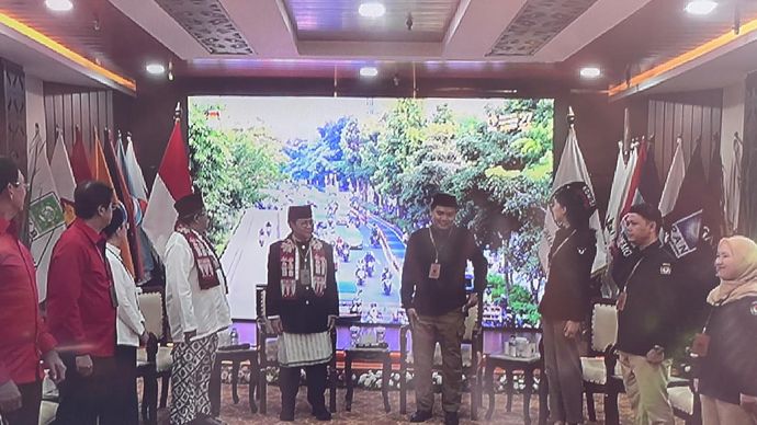 Pramono Anung dan Rano Karno Hadir di KPU Jakarta (Ntvnews.id-Muslimin Trisyuliono)