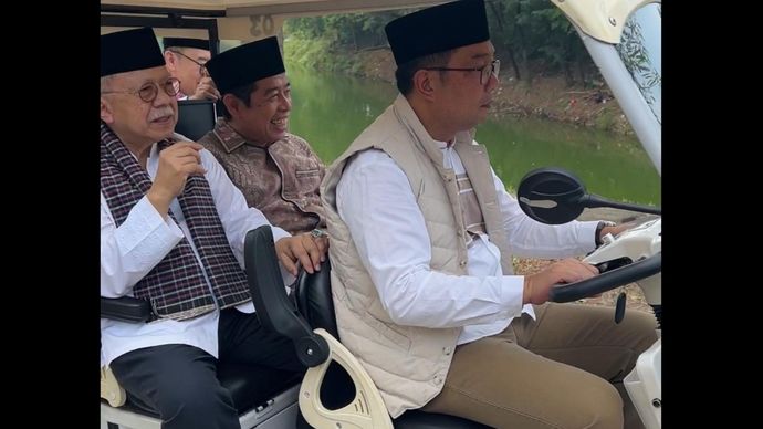 Ridwan Kamil saat menyopiri Fauzi Bowo. 