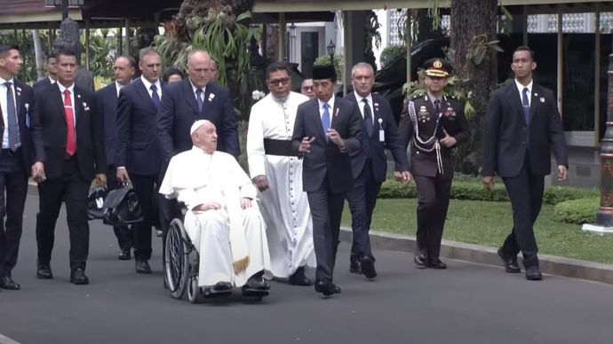 Presiden Joko Widodo dan Paus Fransiskus.