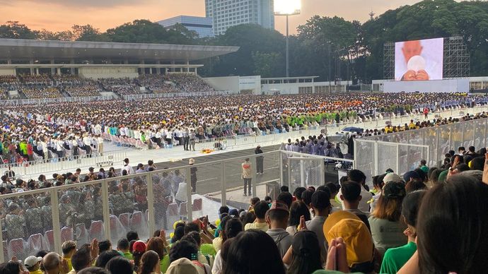  Misa di Stadion Madya, Senayan, Jakarta <b>(NTVNews)</b>