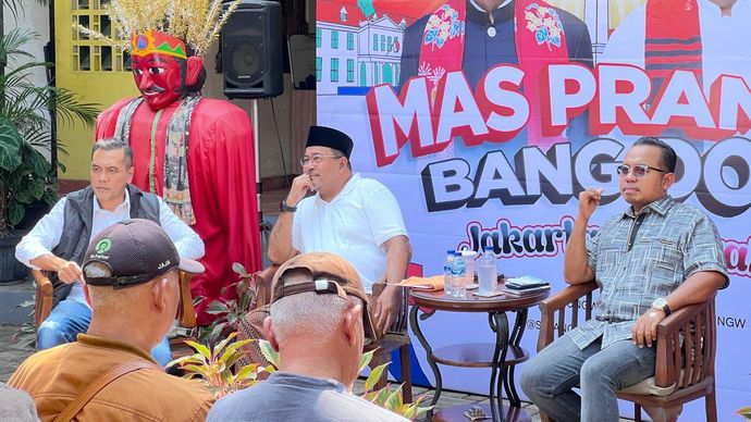 Sekretaris Tim Pemenangan Pramono-Rano, Beno Muhamad Ibnu (kanan). 