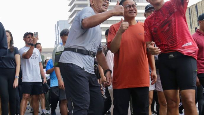 Pasangan bakal calon gubernur dan wakil gubernur Jakarta, Pramono Anung-Rano Karno (Bang Doel) mendatangi area hari bebas kendaraan atau car free day (CFD) di kawasan Bundaran HI, Jakarta Pusat, Minggu (8/9/2024) pagi. <b>(Dok.Istimewa)</b>