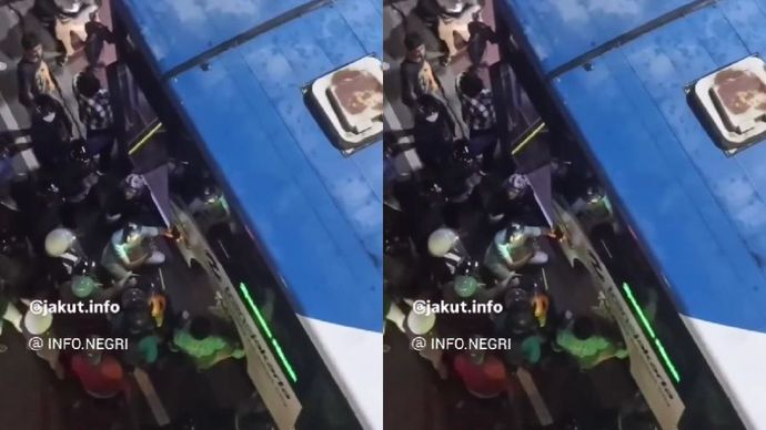 Pemotor Terjebak di Kolong Bus Transjakarta di Simpang ITC, Cempaka Mas, pada Senin, (9/9/2024).
