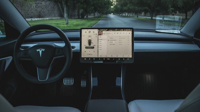 Tesla siap meluncurkan fitur keselamatan dan navigasi anak terbaru. (Foto: Teslarati)