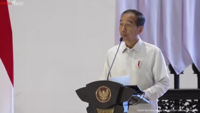 Presiden Jokowi saat mengumpulkan pimpinan TNI-Polri di IKN. (YouTube) 