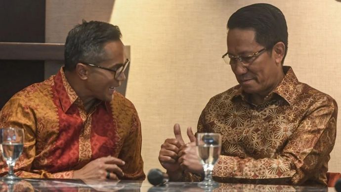 Ketua Umum Kadin Indonesia Anindya Bakrie dengan Menkumham Supratman Andi Agtas. (Antara) 