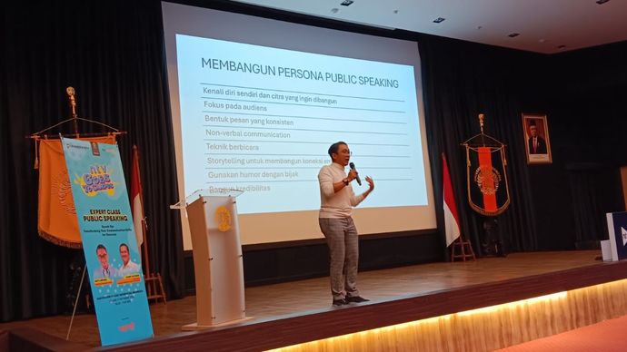 Nusantara TV Goes To Campus memberikan motivasi ke mahasiswa Universitas Indonesia (UI) soal public speaking <b>(NTV)</b>