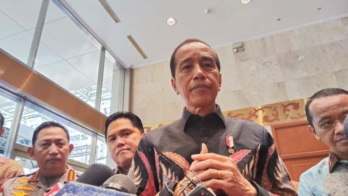 Presiden RI Joko Widodo memberikan keterangan usai meresmikan Pembukaan 10TH Indonesia International Geothermal Convention and Exhibition Tahun 2024 di Jakarta, Rabu (18/9/2024).