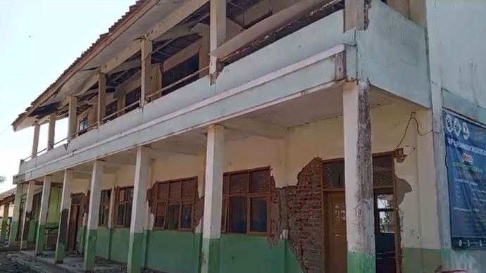 Gedung Sekolah Akibat Gempa di Kecamatan Kertasari Kabupaten Bandung