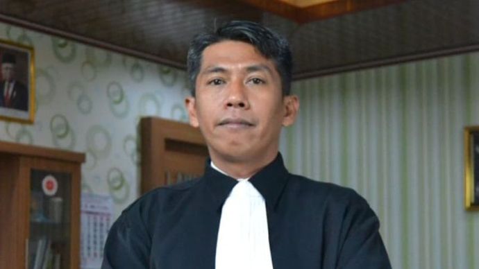 Kuasa hukum dua caleg DPR terpilih PKB, Achmad Ghufron Sirodj dari dapil IV Jatim dan Irsyad Yusuf untuk dapil II Jatim, Taufik Hidayat. <b>(Dok.Antara)</b>