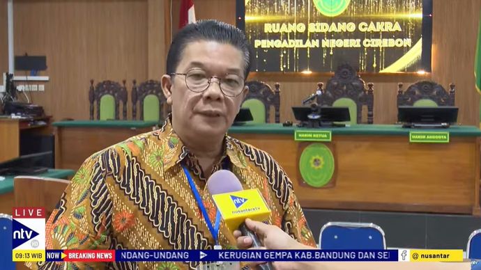 Salah satu anggota tim kuasa hukum enam terpidana kasus Vinaa, Jan Sangapan Hutabarat, menyebutkan Dedi Mulyadi dihadirkan sebagai saksi testimonium de Auditu. (Foto: Tangkapan layar NTV)