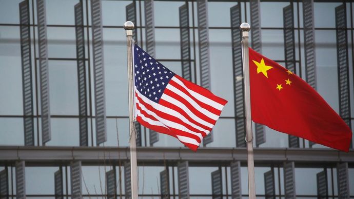 Ilustrasi. Bendera Amerika Serikat dan China. (Foto: Reuters) 