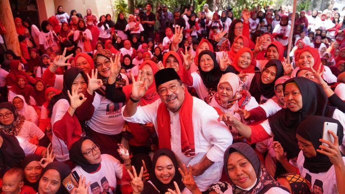 Calon wakil gubernur (Cawagub) Jakarta Rano Karno atau biasa disapa 'Bang Doel'