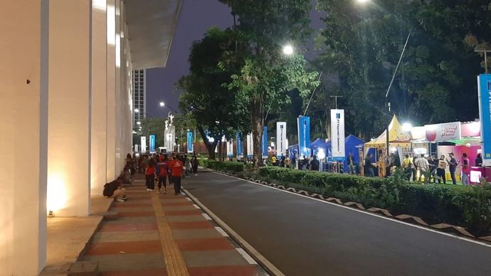 Suasana di luar Stadion Madya, GBK, Jakarta. <b>(Dok.Ntvnews.id)</b>