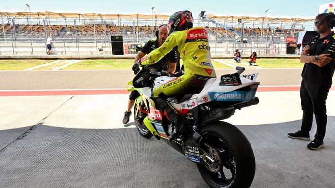 Pembalap Pertamina Enduro VR46 Racing Team Fabio Di Giannantonio bersiap melakukan latihann jelang race MotoGP Pertamina Grand Prix of Indonesia 2024 di Pertamina Mandalika International Circuit, Kuta, Lombok Tengah, Nusa Tenggara Barat pada Jumat (27/9/2024)/Foto: Istimewa