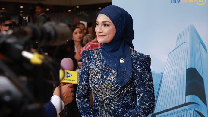 Resmi Jadi Anggota DPR RI, Putri Zulhas Anggun dengan Kebaya 'Gajah' Saat Pelantikan <b>(Dok)</b>