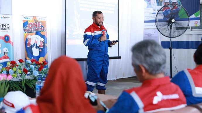 Kegiatan pengarahan dari manajemen PT Pertamina EP Cepu saat peninjauan sumberdaya migas di sumur Tedong (TDG)-001 yang berada di area Kecamatan Mamosalato, Kabupaten Morowali Utara - Sulawesi Tengah/Foto: Istimewa