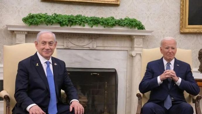 Presiden AS Joe Biden (kanan) bertemu dengan Perdana Menteri Israel Benjamin Netanyahu (Kiri) di Gedung Putih di Washington DC, Amerika Serikat pada 25 Juli 2024.