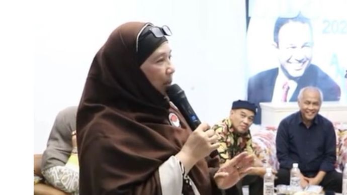 Emak-emak nanya ke Refly Harun soal Anies Baswedan bisakan gantikan Gibran