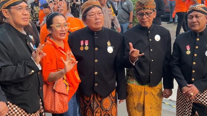 Pendukung Pramono-Rano di area debat Pilkada Jakarta 2024, JIExpo, Kemayoran, Jakarta Pusat. 