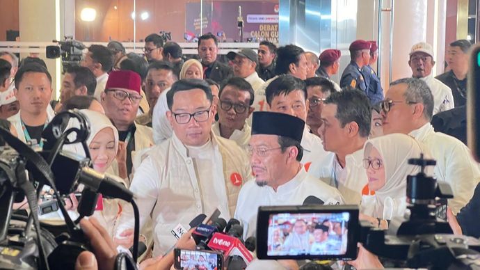 Ridwan Kamil dan Suswono usai debat perdana Pilkada Jakarta 2024. 