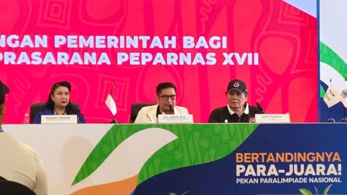 Sekjen ASEAN Para Sport Federation (APSF) Wandee Tosuwan (kiri) memberikan keterangan kepada wartawan di Solo, Jawa Tengah, Selasa (8/10/2024).