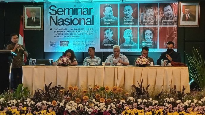 Organisasi masyarakat sipil dinilai penting dalam demokrasi. 