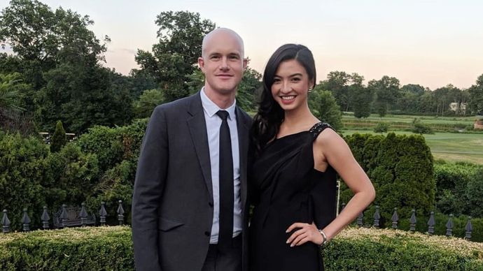 Raline Shah dan Brian Armstrong.