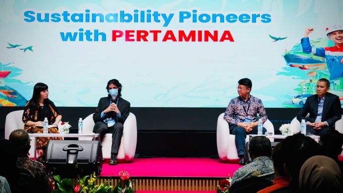 Sesi diskusi bersama para pembicara pada kegiatan Pertamina Goes to Campus 2024 di Singapura/Foto: Istimewa