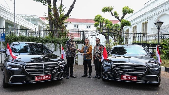 Kemensetneg menyiapkan 60 unit Mercedes-Benz S-Class untuk tamu VVIP dan VIP saat pelantikan Presiden-Wakil Presiden Terpilih periode 2024-2029, Prabowo Subianto-Gibran Rakabuming Raka. (Foto: Humas Kemensetneg)