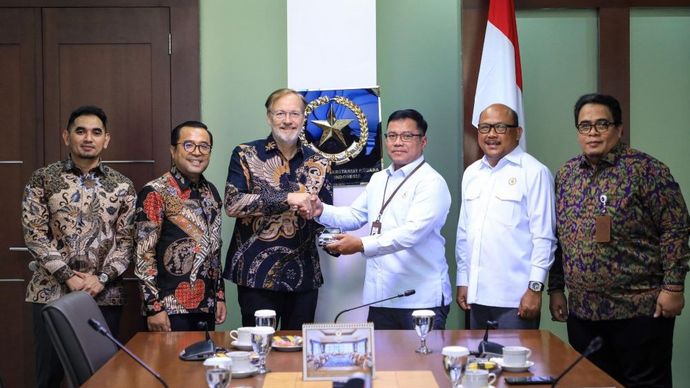 Diharapkan Mercedez-Benz dapat terus bekerja sama dengan Pemerintah Indonesia dalam kegiatan kenegaraan dan internasional. (Foto: Humas Kemensetneg)