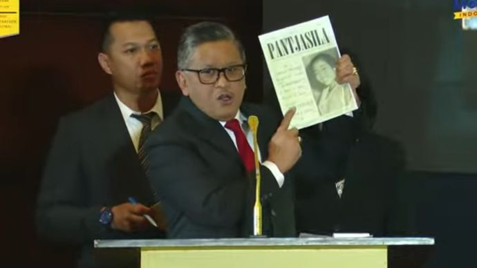 Sekjen PDIP Hasto Kristiyanto saat sidang promosi doktor. (YouTube) 