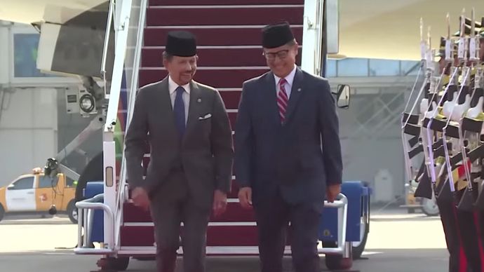 Sultan Brunei Darussalam Hassanal Bolkiah tiba di Indonesia jelang pelantikan Prabowo-Gibran