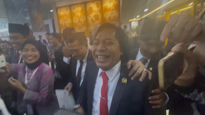 Alfiansyah Bustami atau Komeng di pelantikan Prabowo-Gibran di Gedung DPR (Ntvnews.id-Muslimin Trisyuliono).