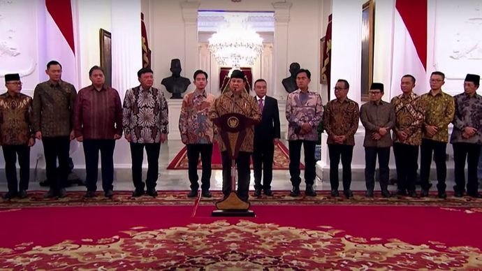 Prabowo dan kabinet pemerintah Republik Indonesia. <b>(Youtube Sekretariat Presiden)</b>